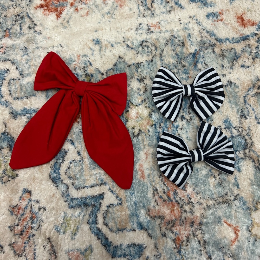 Red hair bow